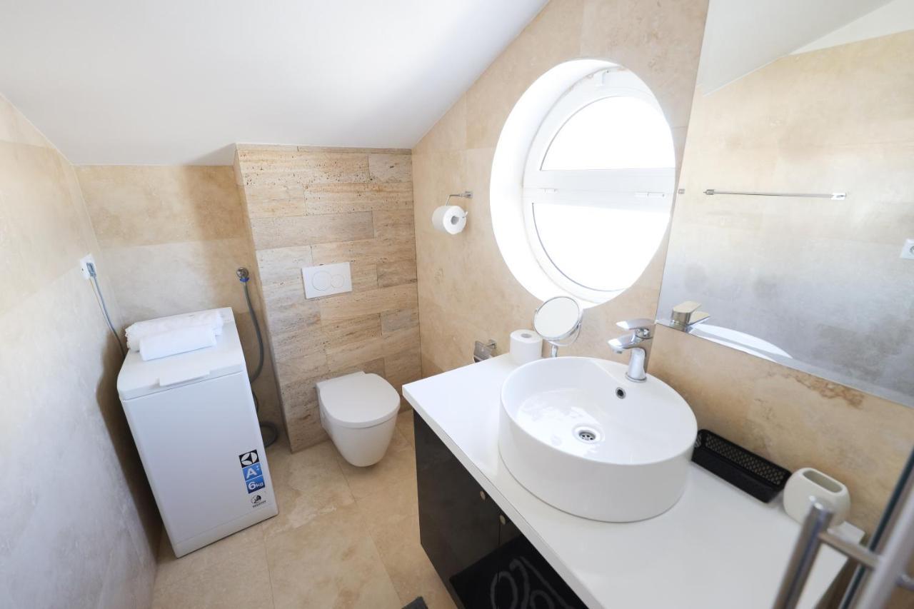 Apartma Ana