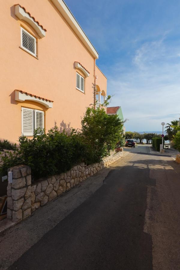 Apartma Ana